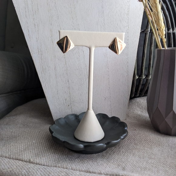 14k solid yellow gold "the Yellow Kite" rectangular gold sheet stud earr… - Picture 2 of 3